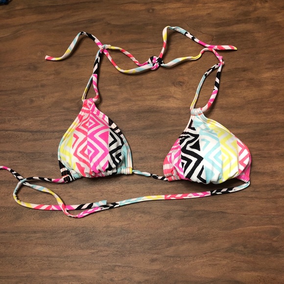 Billabong Other - Billabong Geometric Bikini Top